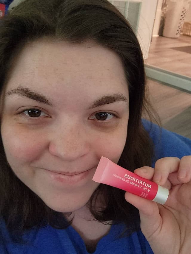 Estee Lauder Nutritious Super-Pomegranate Radiant Energy 2-in-1 Cleansing Foam review photo by angiebaby2222