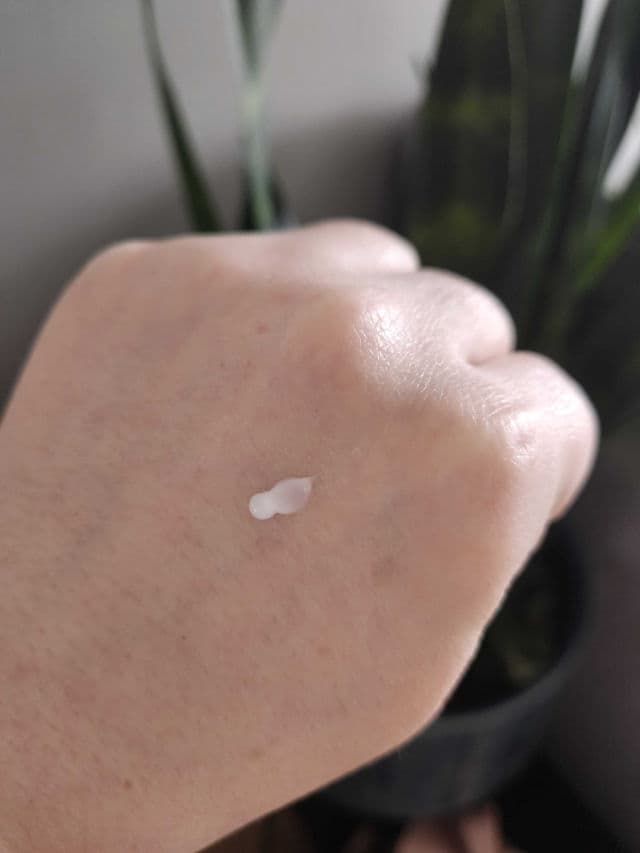 Yensa Pink Lotus Peptide Renewal Eye Cream review photo by SammiChi