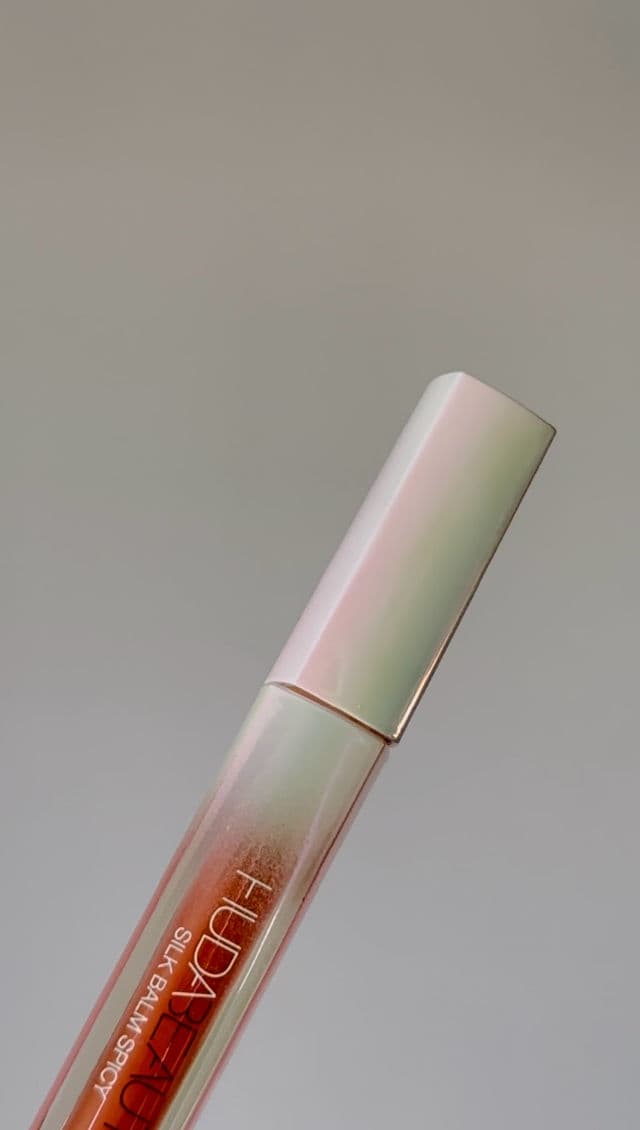 Huda Beauty Silk Balm Hydrating & Nourishing Lip Balm review photo by temptallure