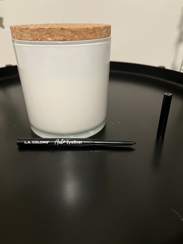 L.A Colors Eyeliner Pencil review photo by Ellie05