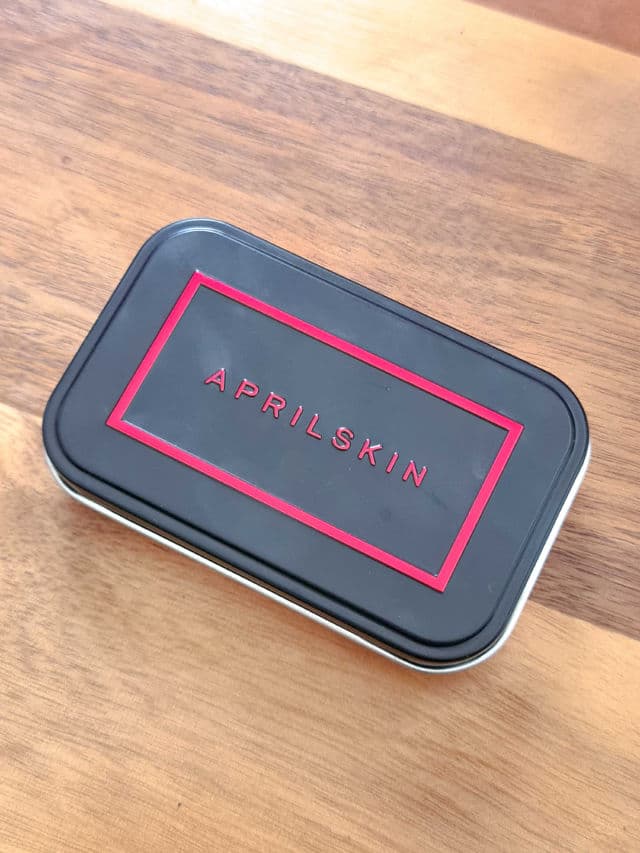 APRIL SKIN Perfect Magic Dual Eyeshadow review photo by Evergarden