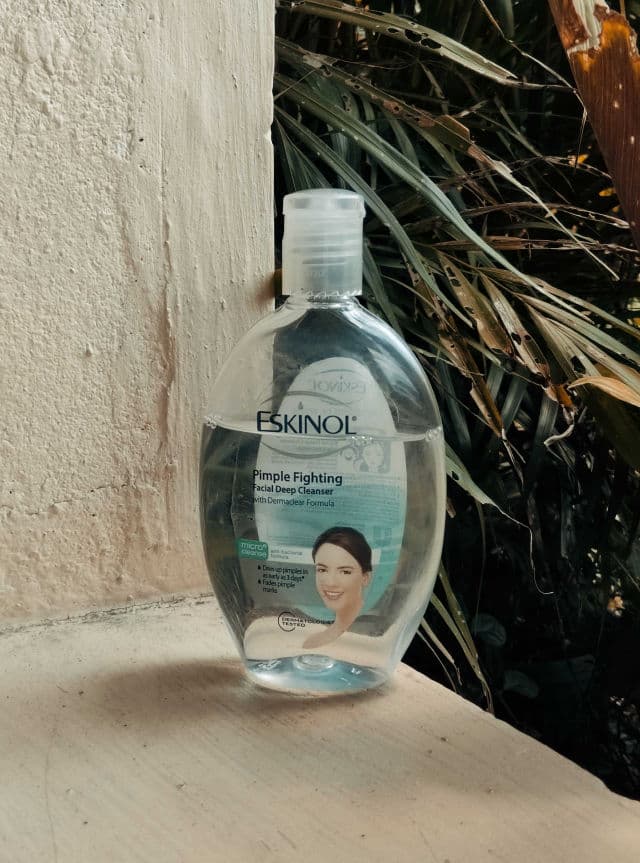 Eskinol Pimple Fighting Facial Cleanser review photo by makoooo