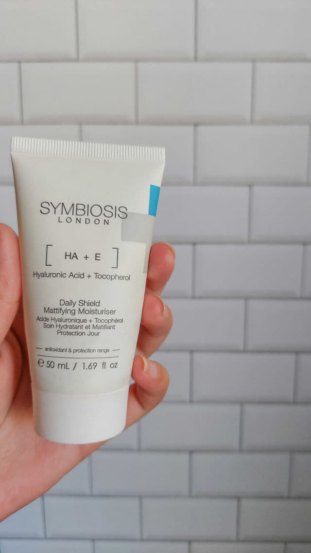 Symbiosis London Daily Shield Mattifying Moisturiser review photo by mjosee