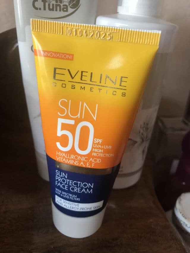 Eveline Cosmetics Sun SPF 50 Sun Protection Face Cream review photo by Cruzlabrada