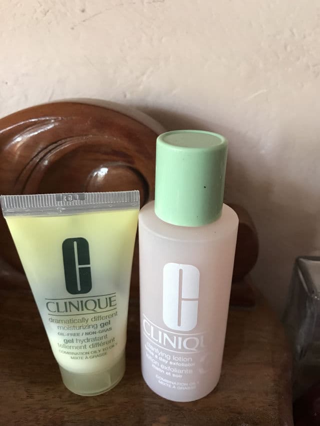 Clinique Dramatically Different Oil-Control Gel review photo by Cruzlabrada