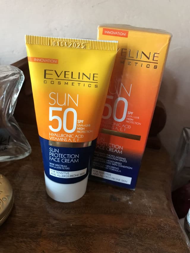 Eveline Cosmetics Sun SPF 50 Sun Protection Face Cream review photo by Cruzlabrada