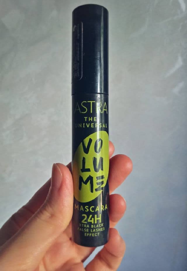 Astra The Universal Volume Mascara 24h Xtra Black False Lashes Effect review photo by PickyMicky93