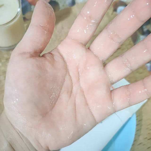 NolaHour Vegan Gel Cleanser review photo by Miss_LunaYee