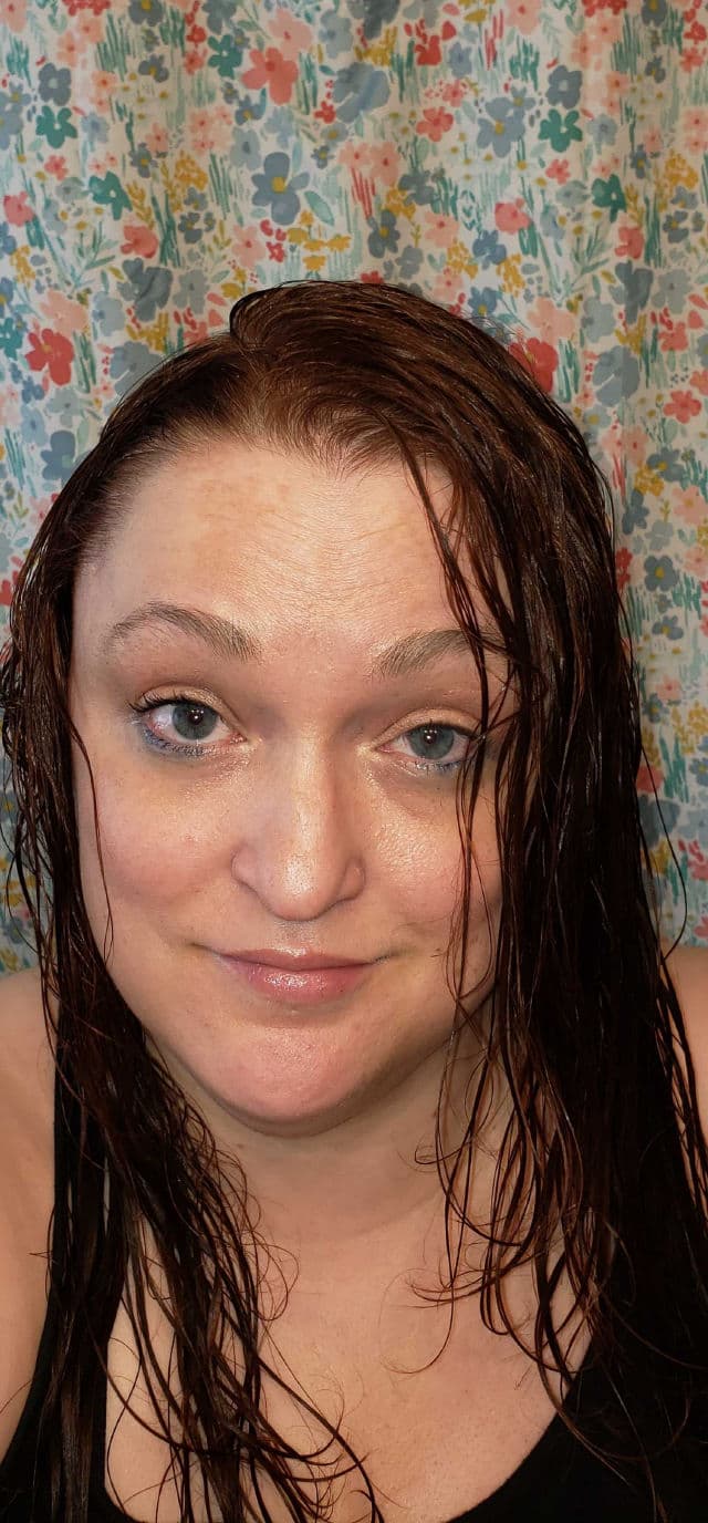 Viori Shampoo Hair-Bar Hidden Waterfall Sweet Musk Scented review photo by ChristaReviews