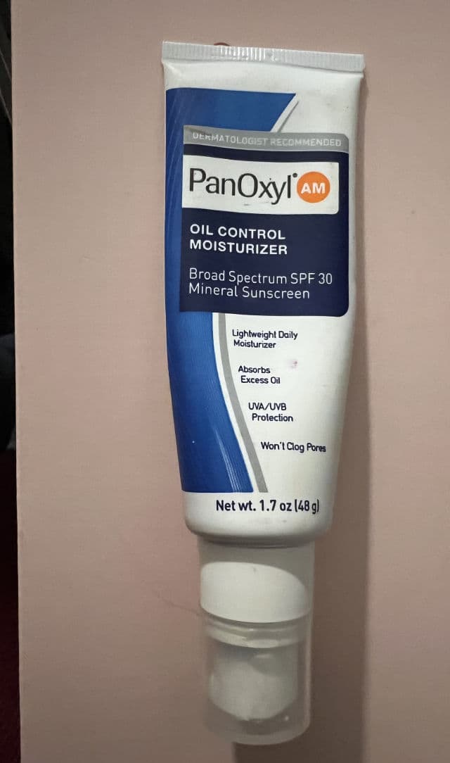 PanOxyl Oil Control Moisturizer with SPF 30 Mineral Sunscreen review photo by marianameza