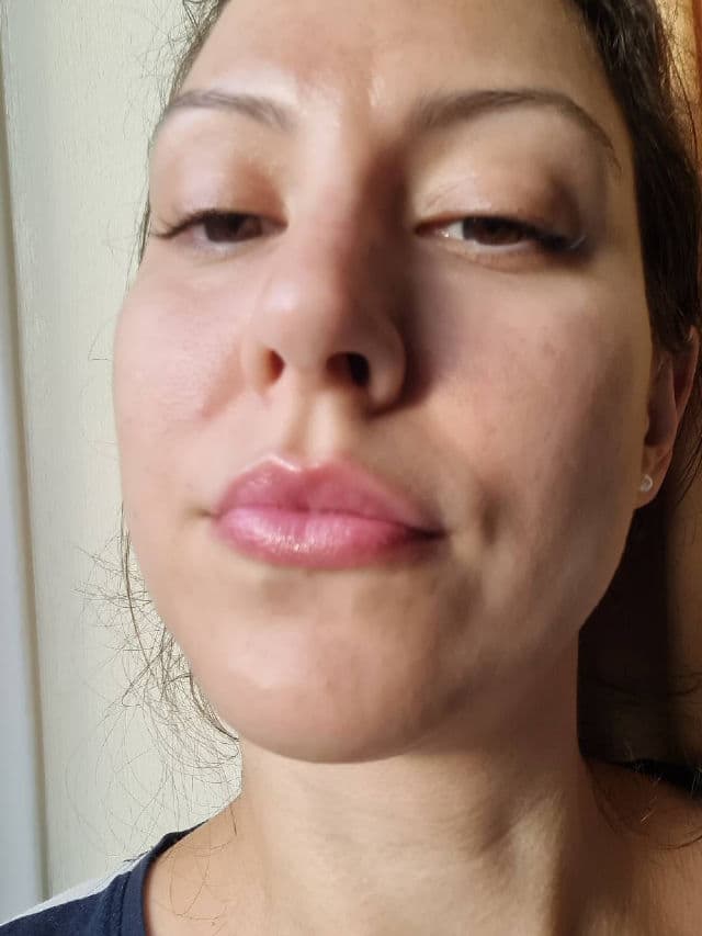 Coringco Shalala Snow Ball Lip Balm #03 Swan's Lake review photo by Bebita