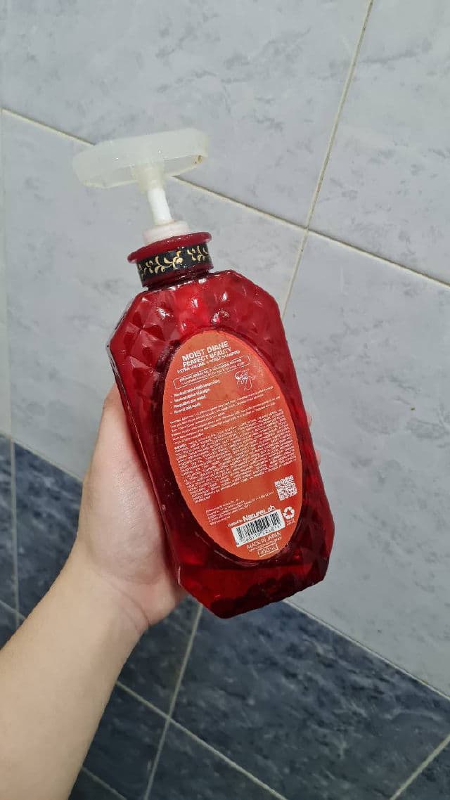 Moist Diane Extra Volume & Scalp Shampoo review photo by clementinepulps