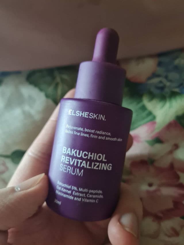 ElsheSkin Bakuchiol Revitalizing Serum review photo by clementinepulps