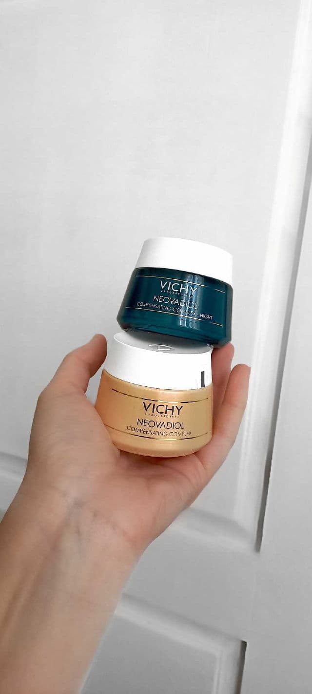 Vichy Laboratories Neovadiol Night Compensating Complex review photo by celvibes