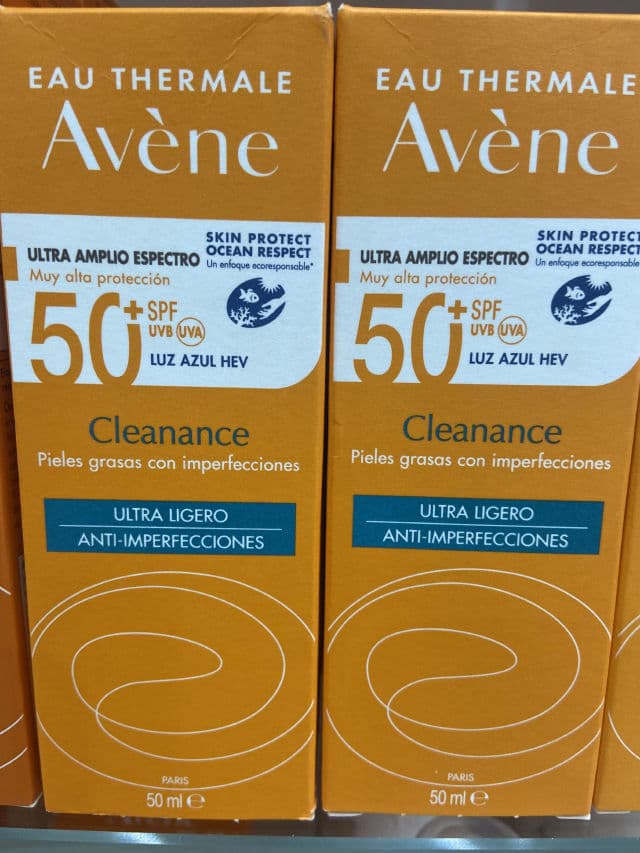Avene SPF 50+ Cleanance Sunscreen with TriAsorB review photo by mayamoss