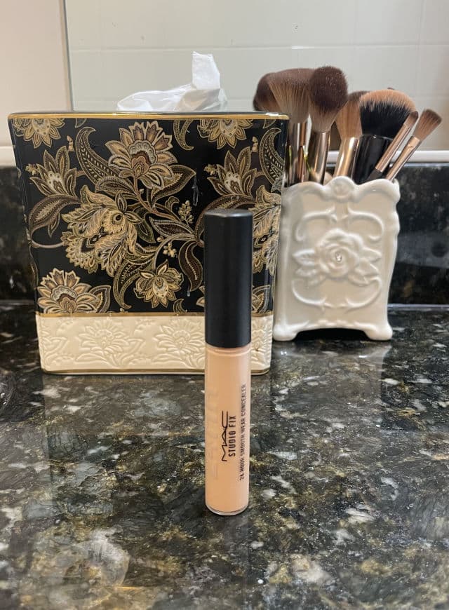 MAC Studio Fix 24-Hour Smooth Wear Concealer review photo by Rosiebeauty
