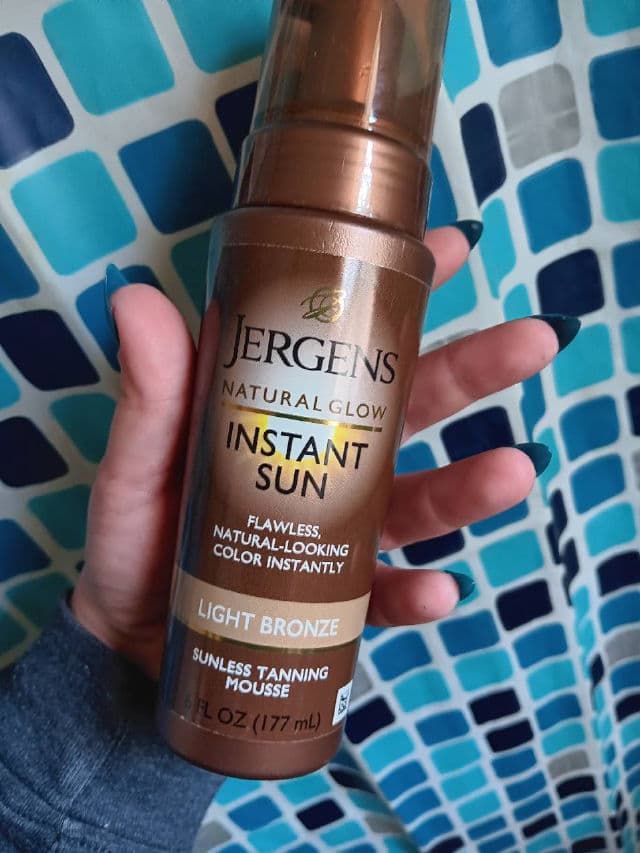 Jergens Natural Glow Instant Sun Sunless Tanning Mousse Bronze review photo by AmyRuthy