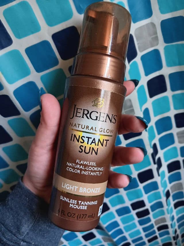 Jergens Natural Glow Instant Sun Sunless Tanning Mousse Bronze review photo by AmyRuthy