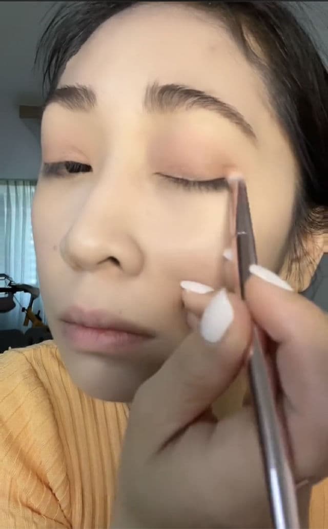 Romand 09 Dreamy Lilac Garden (Milk Grocery Series) review photo by gianam