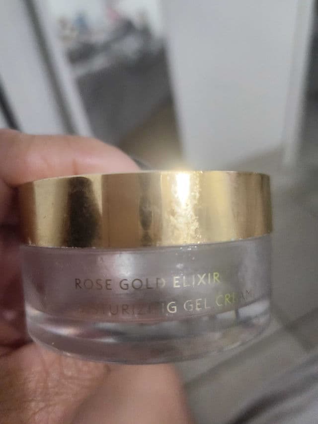 Farsáli Rose Gold Elixir 24K Moisturizing Gel Cream review photo by Maricusa15