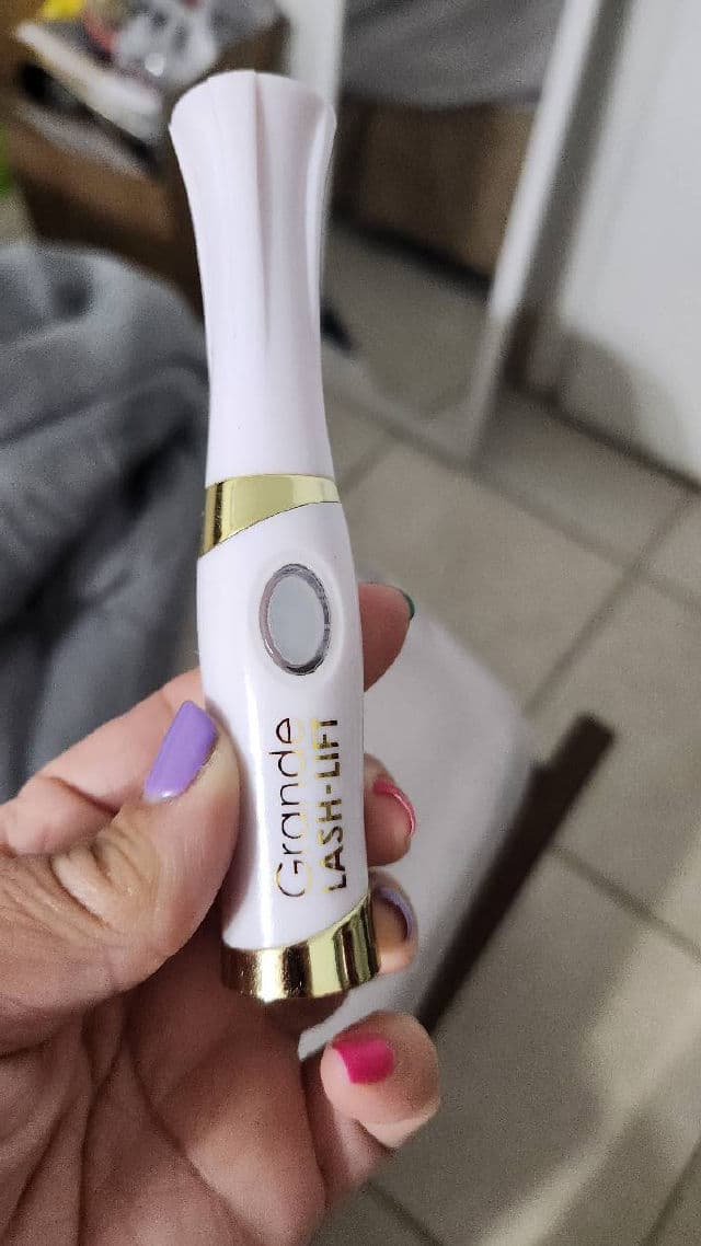 Grande Cosmetics GrandeLash-Lift Heated Lash Curler review photo by Maricusa15