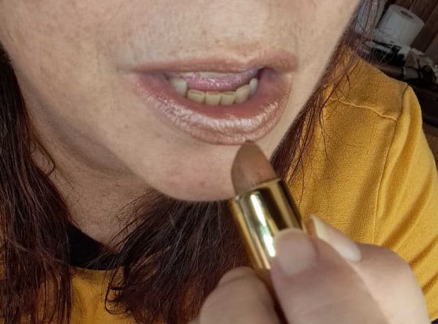 Oulac Cosmetics Metallic Shine Lipstick review photo by BarbieS1987