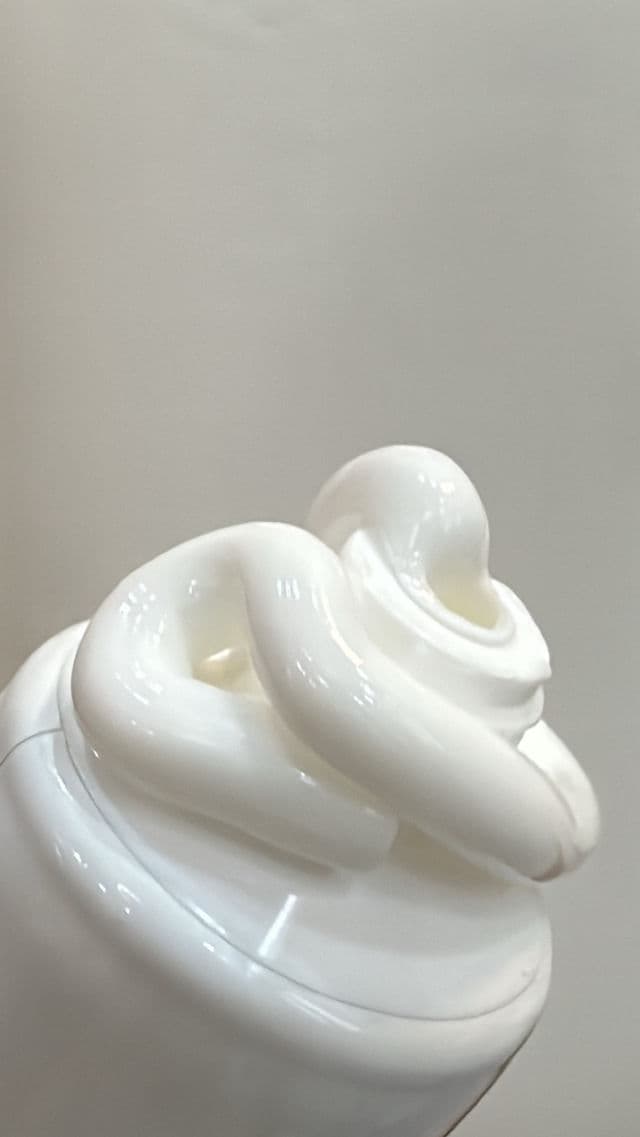 Dear, Klairs Rich Moist Soothing Cream review photo by Dilmi