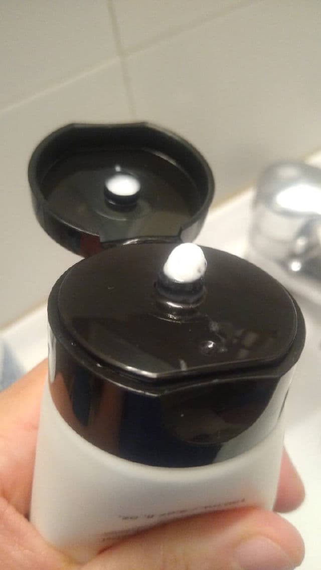 COSRX Salicylic Acid Exfoliating Cleanser review photo by Paolayuriko