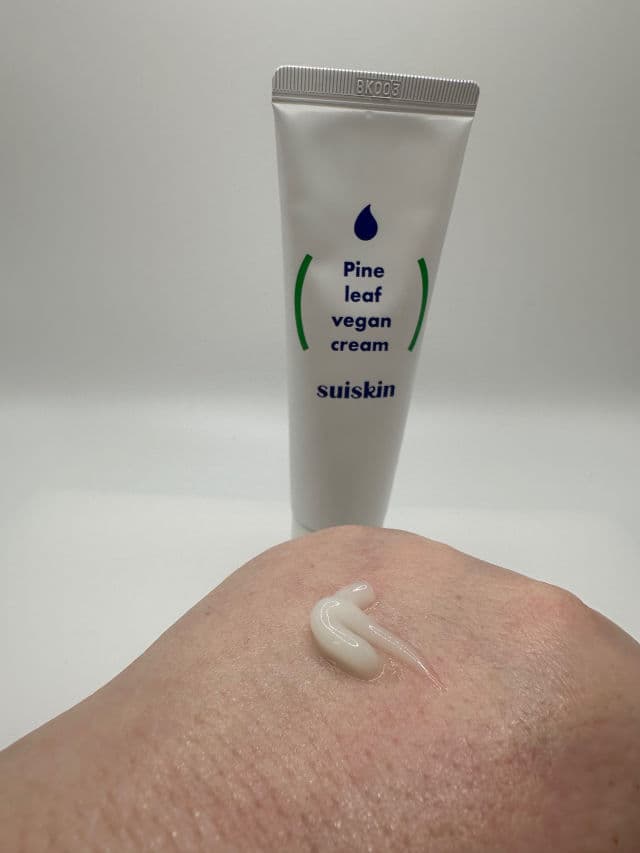 Suiskin Pine Leaf Vegan Cream review photo by FloraAimee