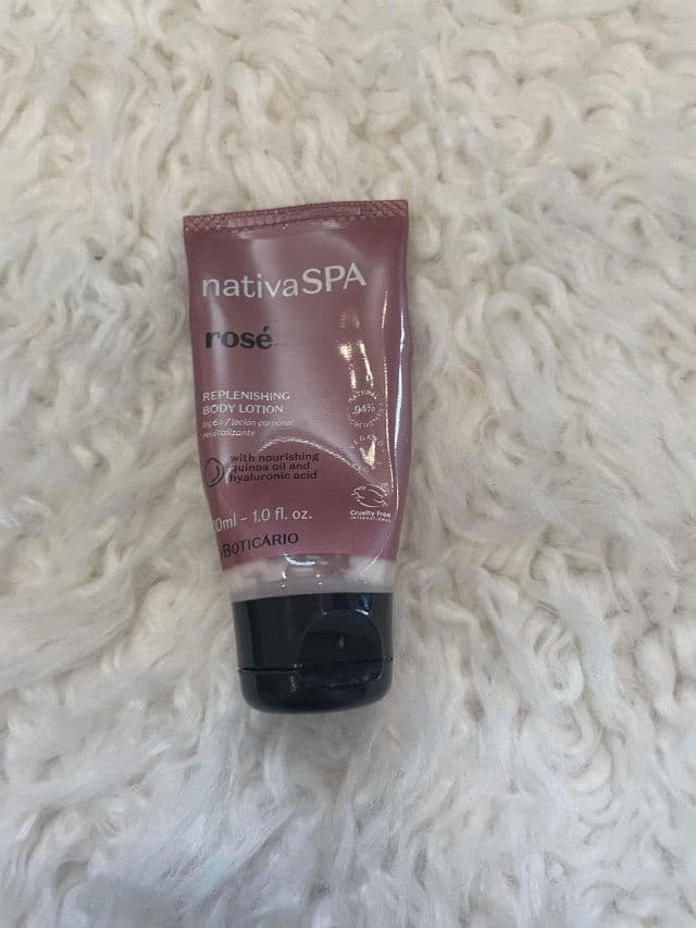 NativaSPA Rosé Replenishing Body Lotion review photo by stylishselections