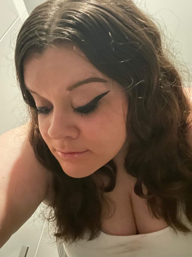 Glam makeup routine. 