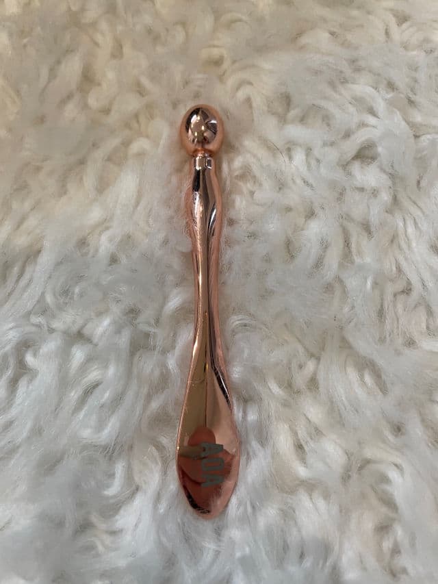 AOA Studio A+ Bright Eye Massager review photo by stylishselections