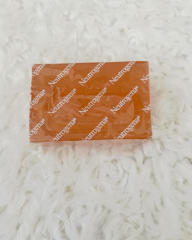 Neutrogena The Transparent Facial Bar, Original Formula review photo by stylishselections