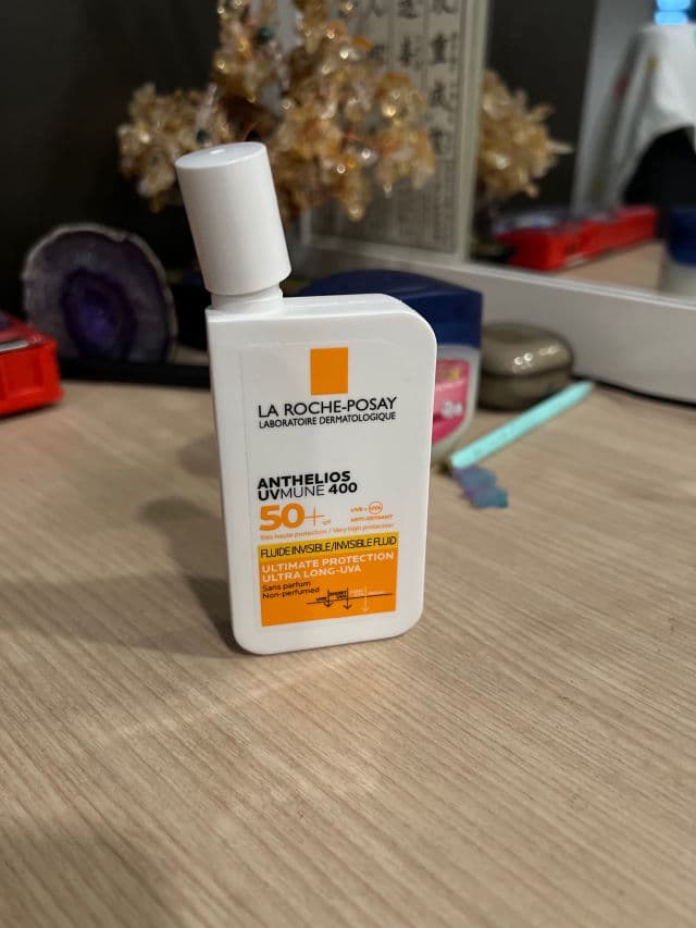 La Roche-Posay Anthelios UVmune 400 Fluid Oil Control SPF50+ review photo by tracywen