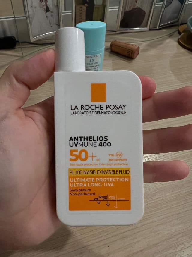 La Roche-Posay Anthelios UVmune 400 Fluid Oil Control SPF50+ review photo by tracywen