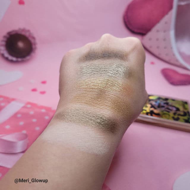 Urban Decay Mini Eyeshadow Palette - Foxy review photo by meriglowup