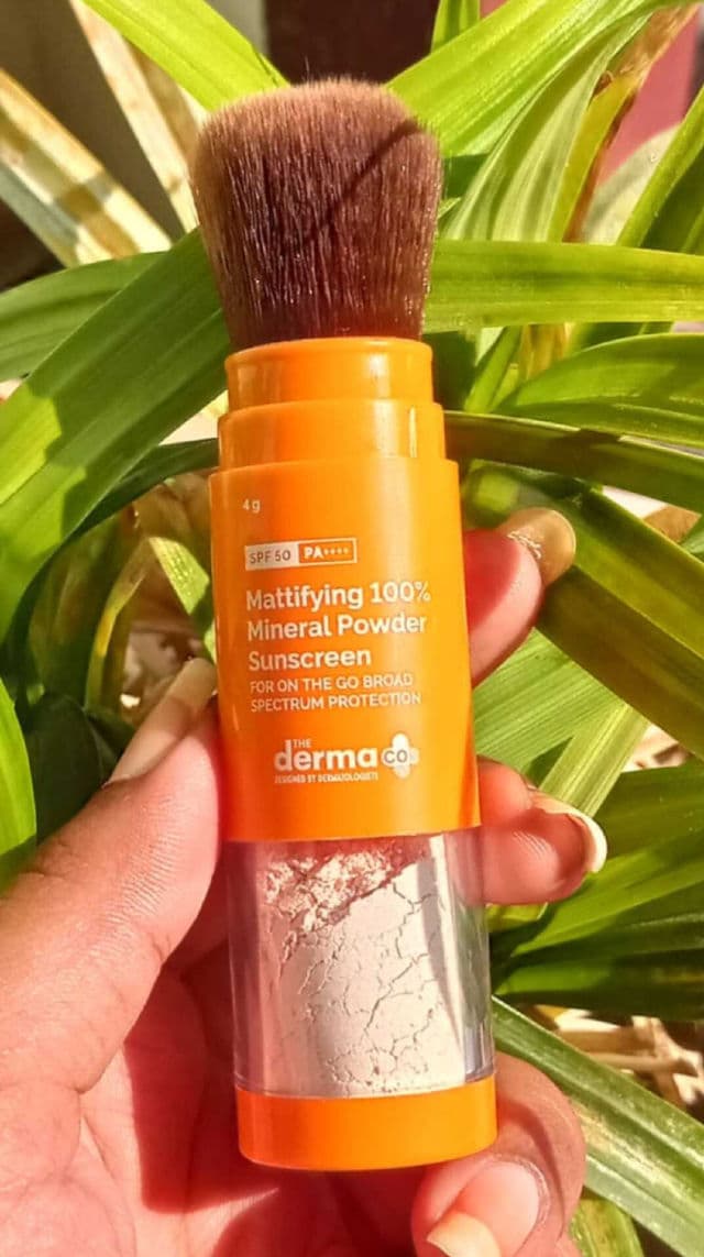 The Derma Co. Mattifying 100% Mineral Sunscreen Powder review photo by Rijola