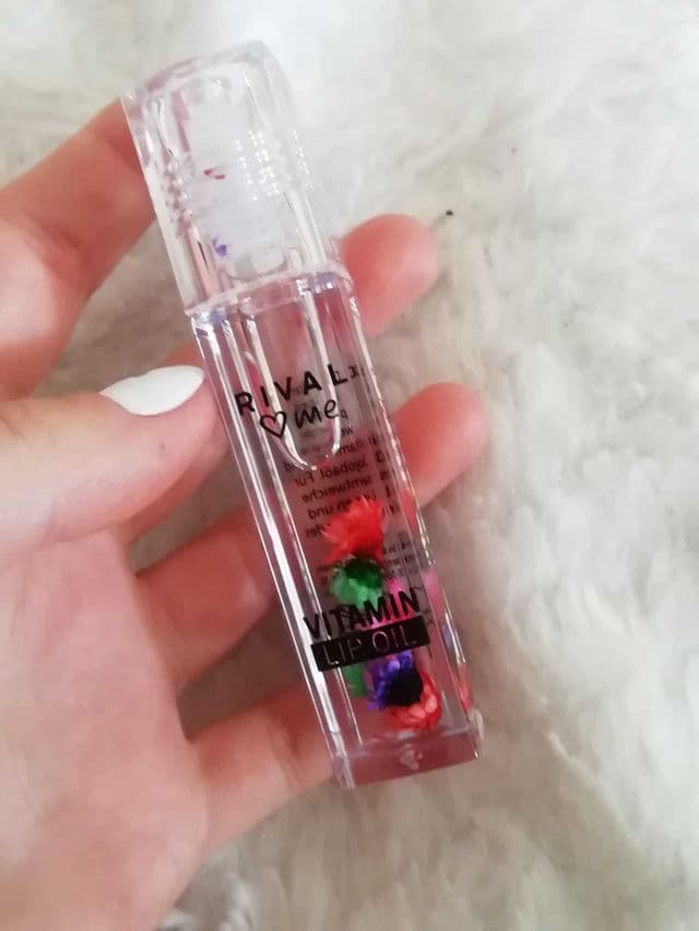 Rival loves me Crystal Lip Oil review photo by miarichen