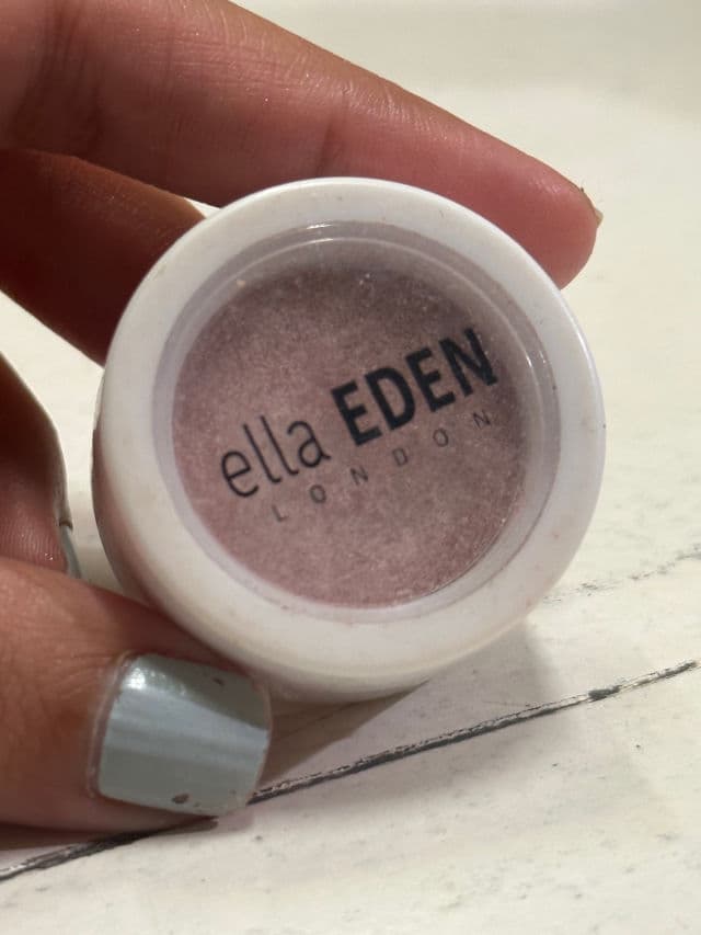 ella EDEN Compact Eyeshadow - Julia review photo by rbkdevelasco