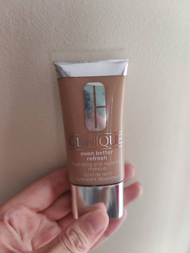 Clinique Even Better Refresh Hydrating and Repairing Makeup  review photo by jjunni