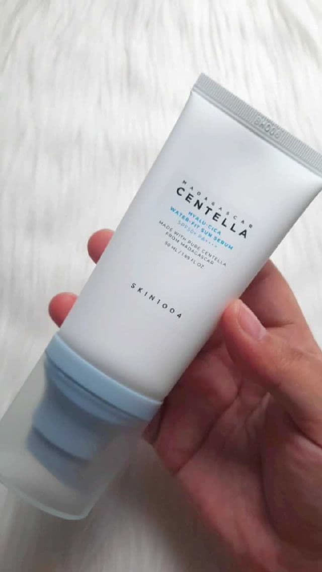 SKIN1004 Madagascar Centella Hyalu-Cica Water-Fit Sun Serum SPF50+ PA++++ review photo by dindaskind
