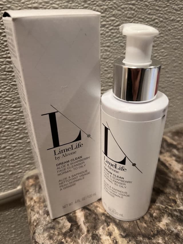 LimeLife by Alcone Dream Clean Aloe & Soapberry review photo by CheshireCaitlin
