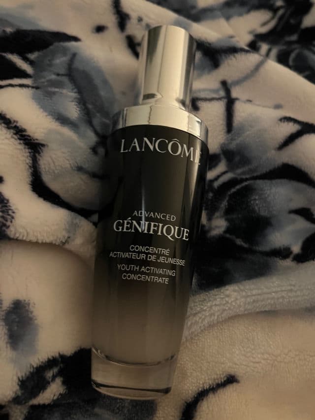 Lancome Advanced Génifique Youth Activating Concentrate Serum review photo by CheshireCaitlin
