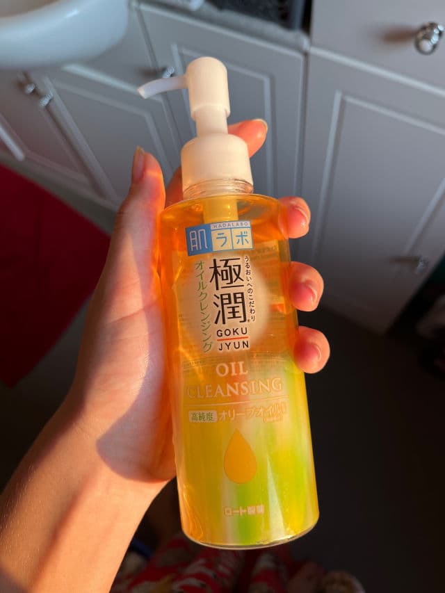 Hada Labo Gokujyun Cleansing Oil review photo by KristinaB