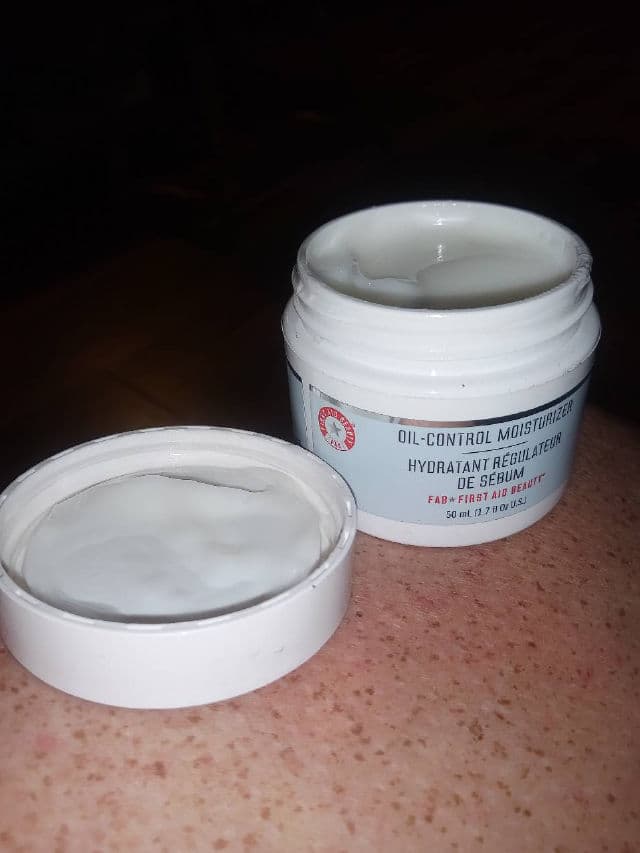 First Aid Beauty Ultra Repair Oil-Control Moisturizer review photo by boobie