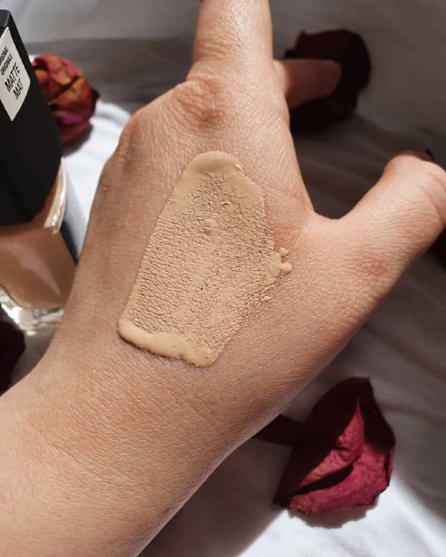 Wet N Wild Photofocus Foundation review photo by SiAnastasia