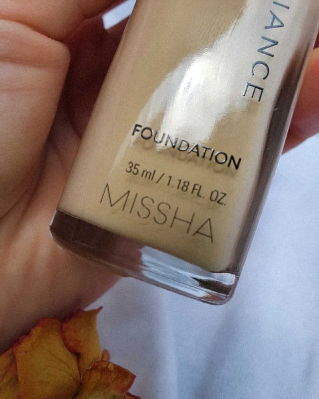 MISSHA Radiance Foundation SPF20 PA++ review photo by SiAnastasia
