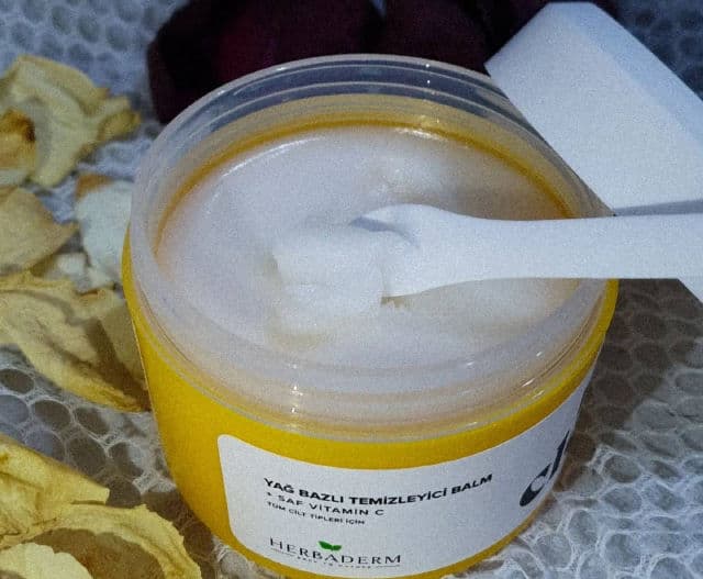 Herbaderm Hello Clean Saf Vitamin C review photo by SiAnastasia