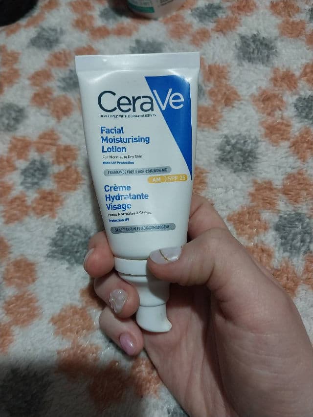 CeraVe Facial Moisturising Lotion SPF 25 review photo by ValePaz