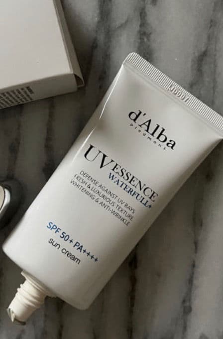 D' Alba Piedmont UV Essence Waterfull Fresh Sun Cream SPF50+ PA++++ review photo by beautyBestselers